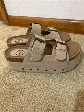 MKS platform slide sandals Size 8